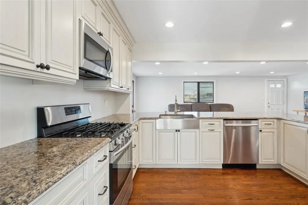 135 Headline Road Deer Park NY 11729