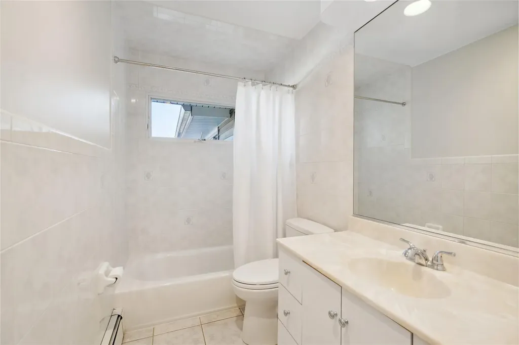 135 Headline Road Deer Park NY 11729