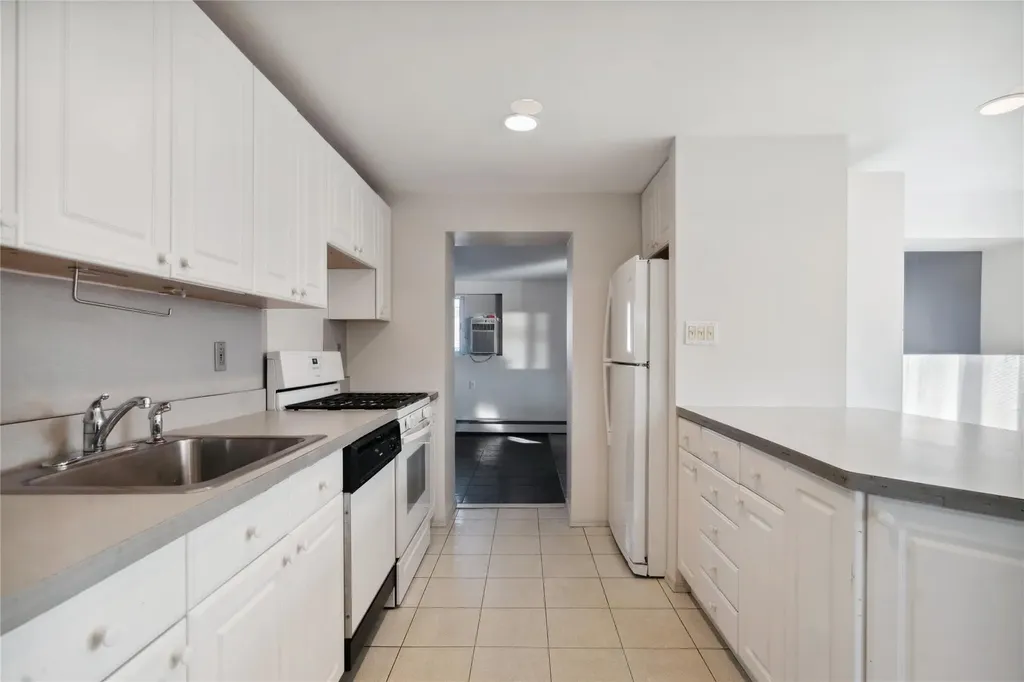 135 Headline Road Deer Park NY 11729