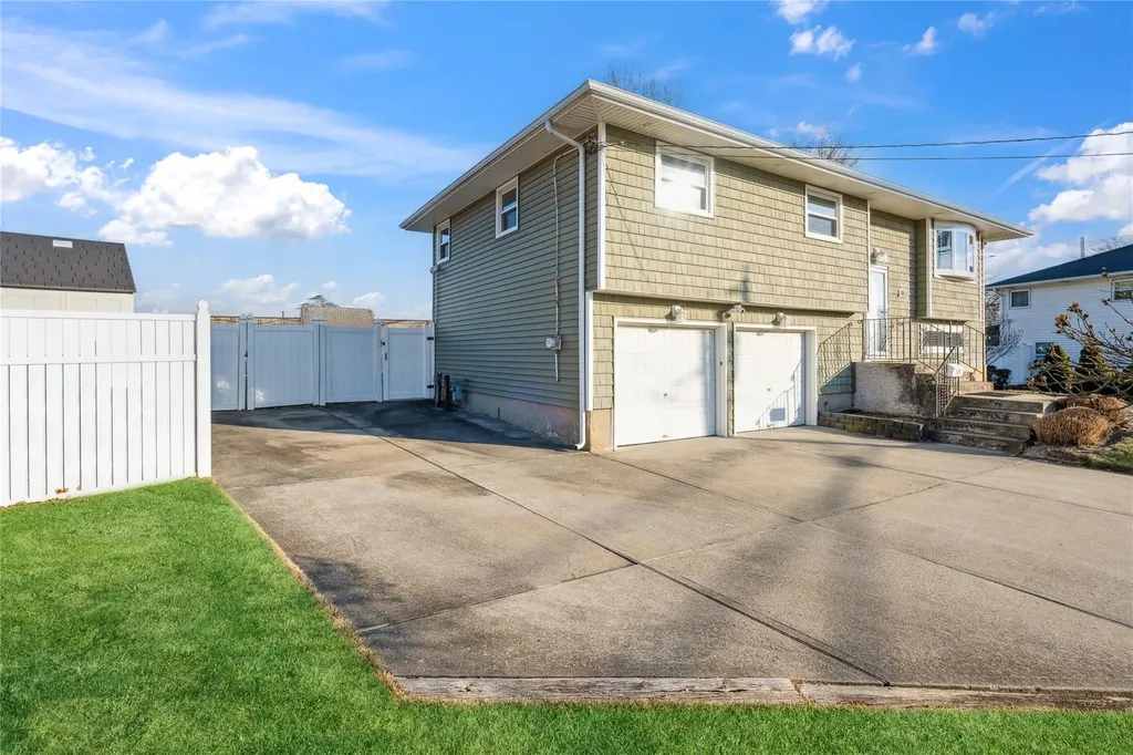 135 Headline Road Deer Park NY 11729