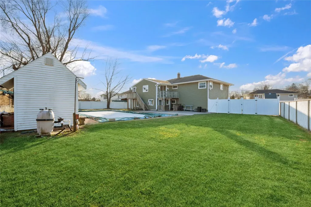 135 Headline Road Deer Park NY 11729