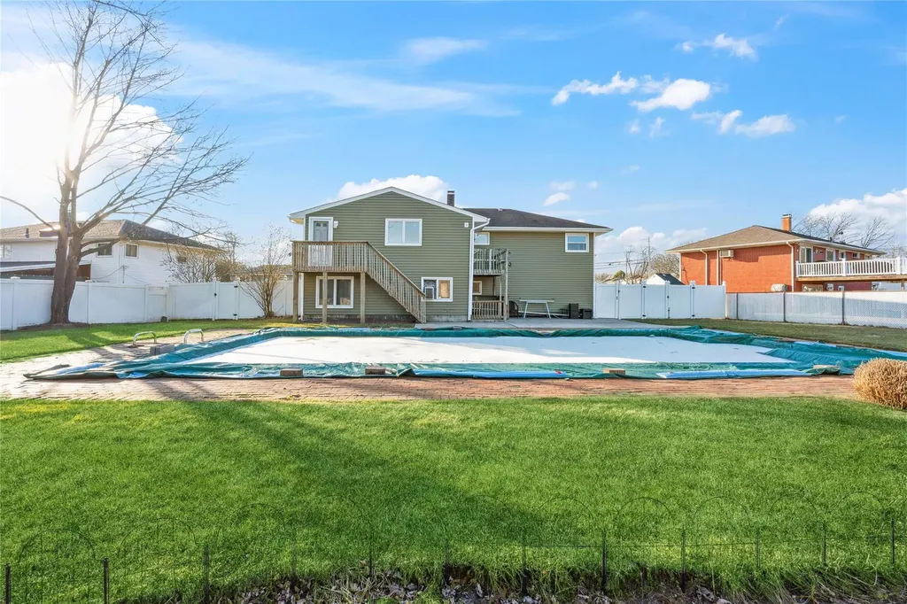 135 Headline Road Deer Park NY 11729