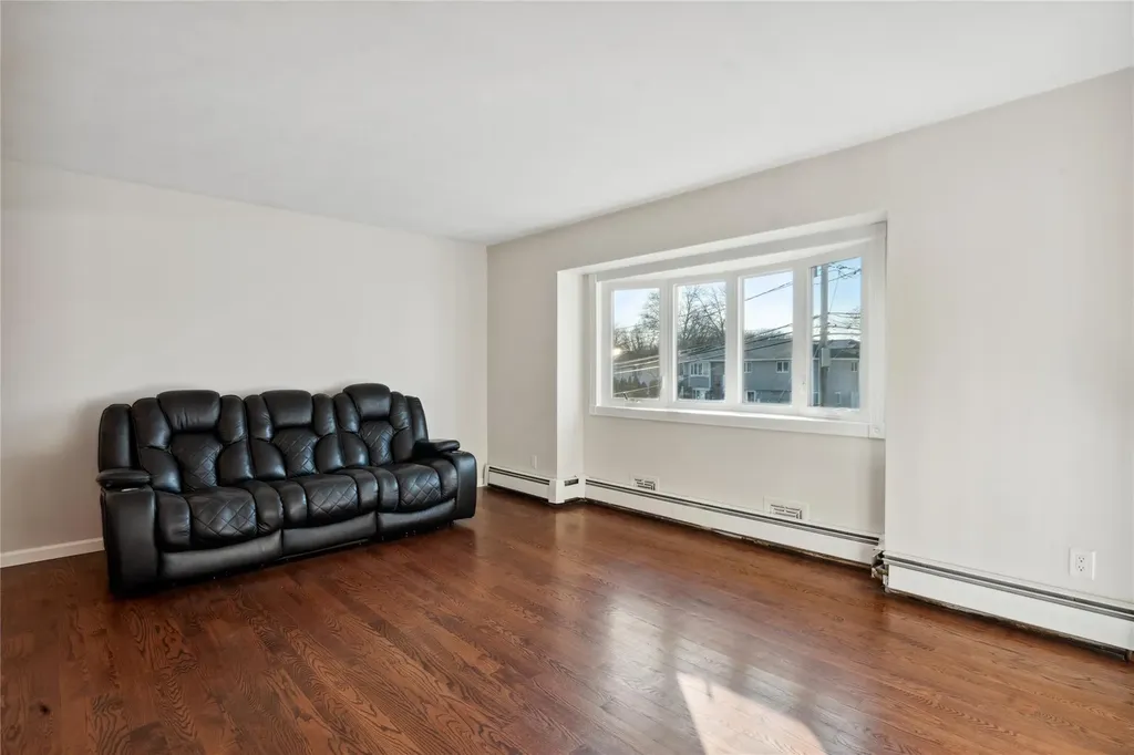 135 Headline Road Deer Park NY 11729