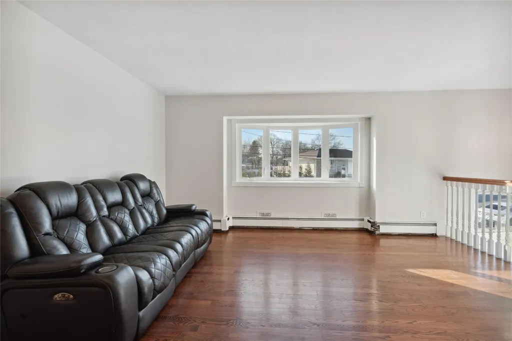 135 Headline Road Deer Park NY 11729