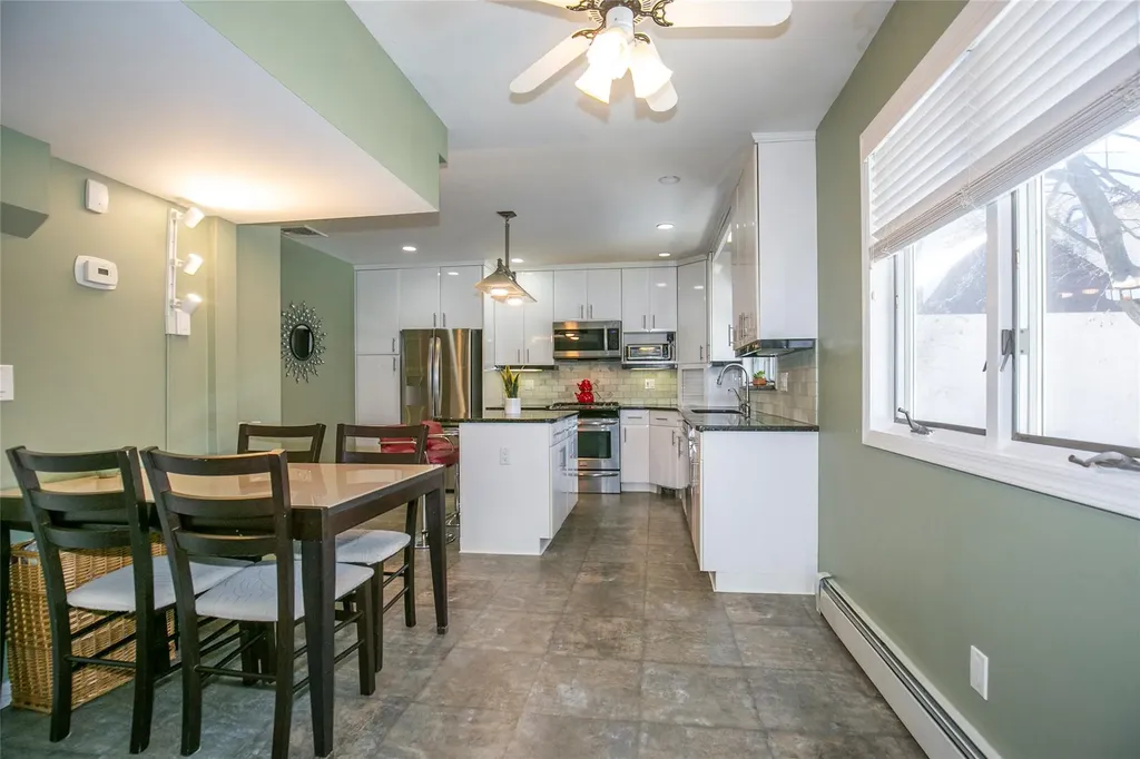 2 Cambridge Road Great Neck NY 11023