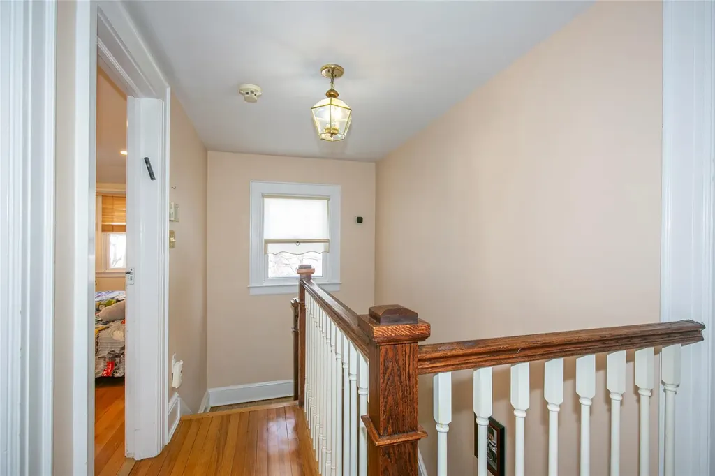 2 Cambridge Road Great Neck NY 11023