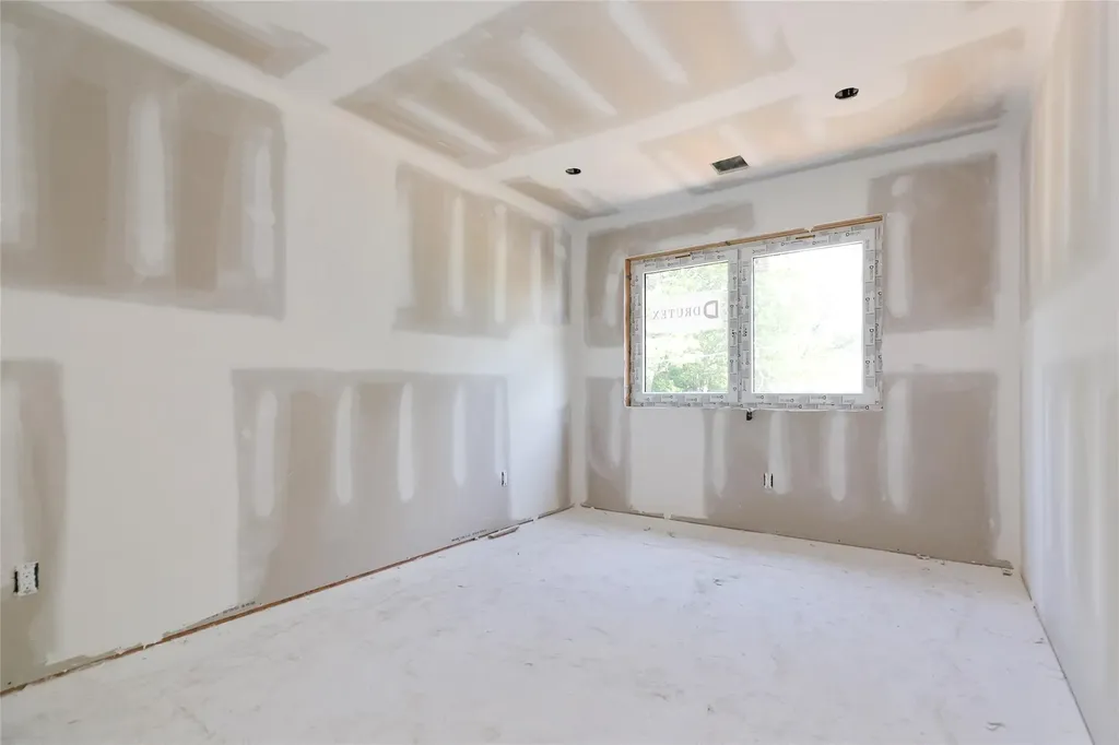 825 Weber Avenue West Babylon NY 11704
