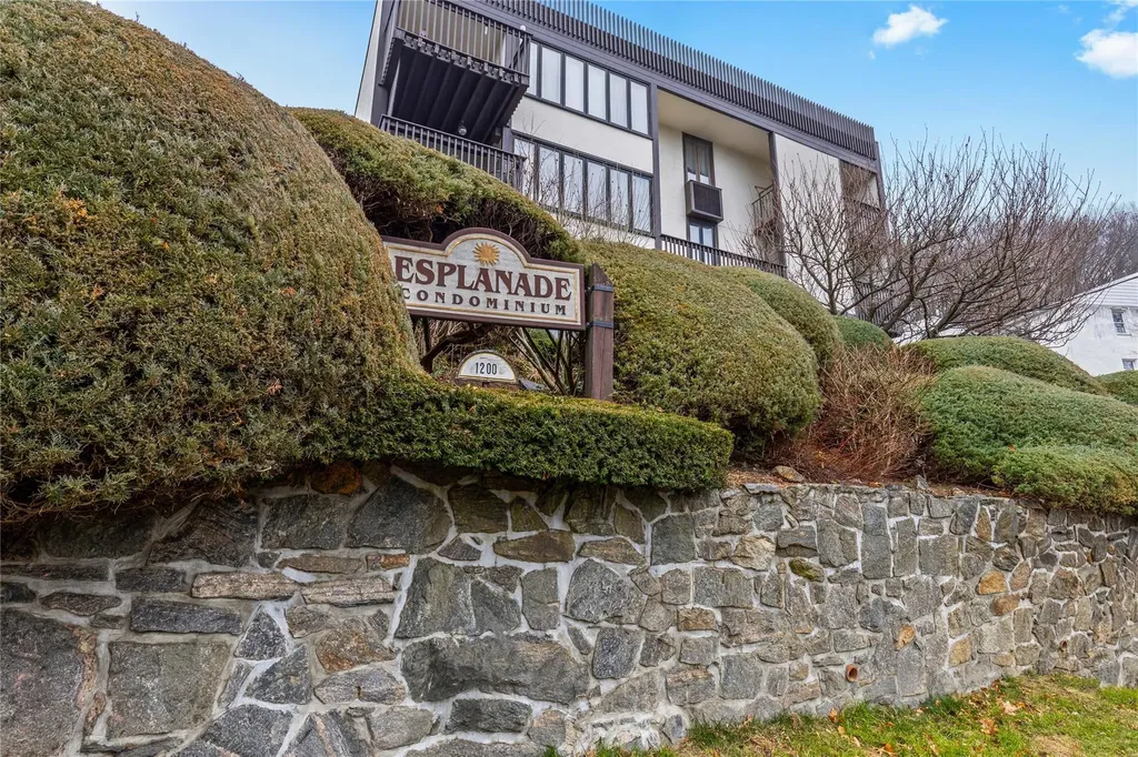 1200 Warburton Avenue Yonkers NY 10701