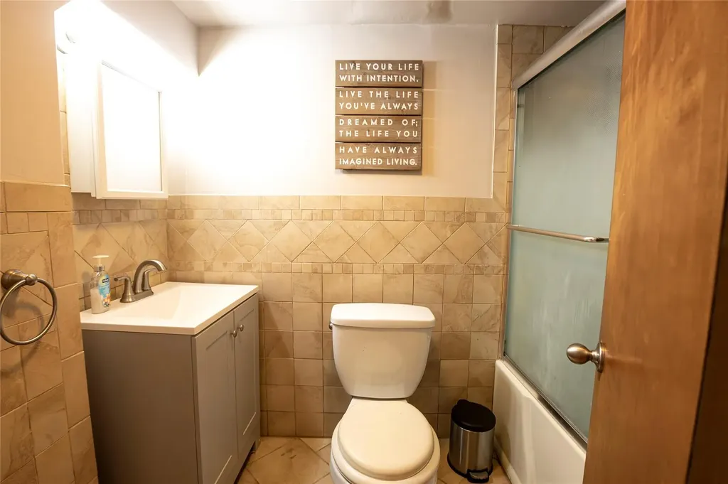 198 Belmont Boulevard Elmont NY 11003