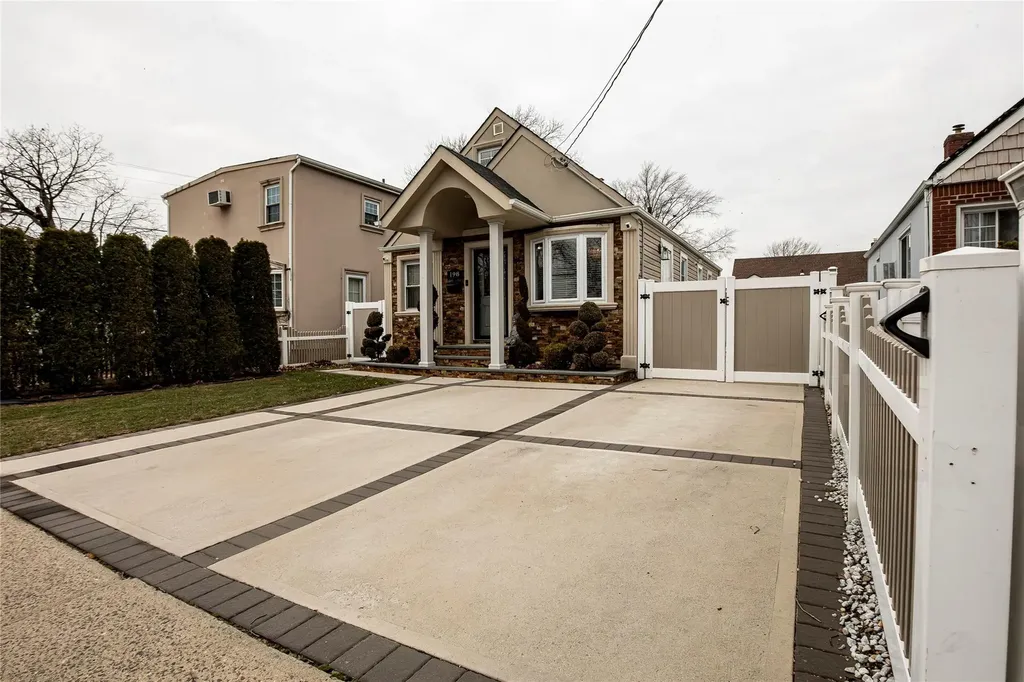 198 Belmont Boulevard Elmont NY 11003