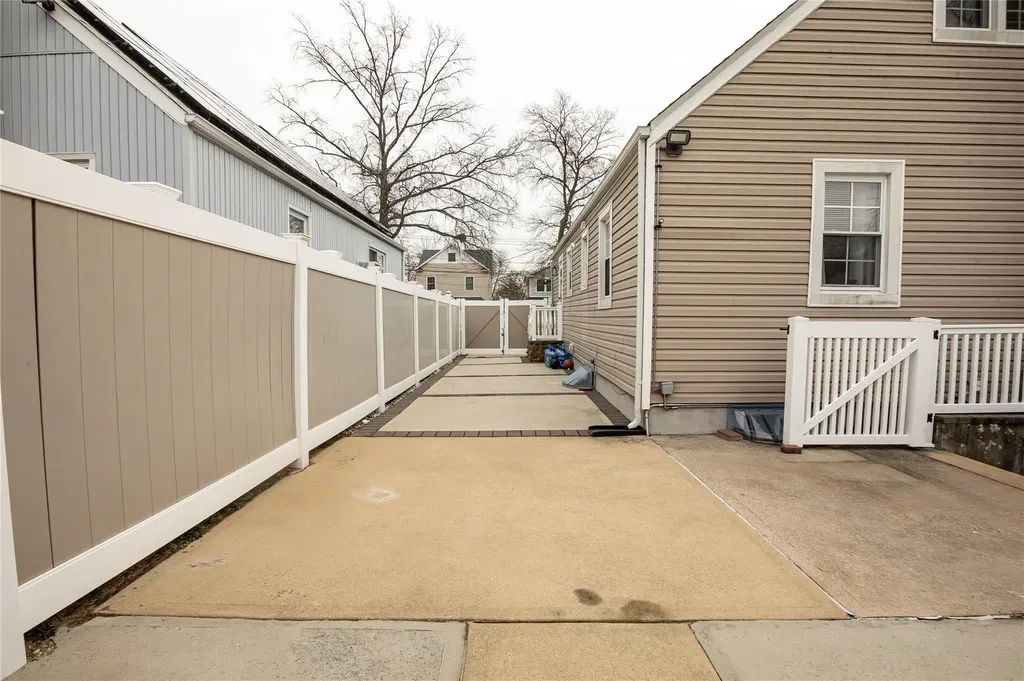 198 Belmont Boulevard Elmont NY 11003