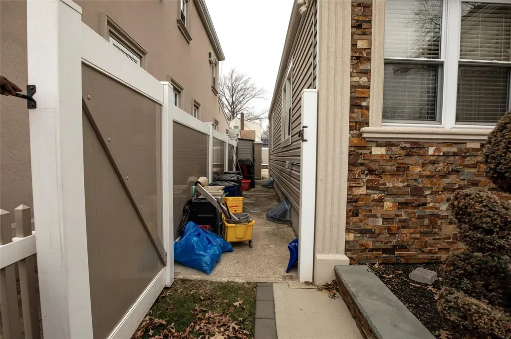 198 Belmont Boulevard Elmont NY 11003