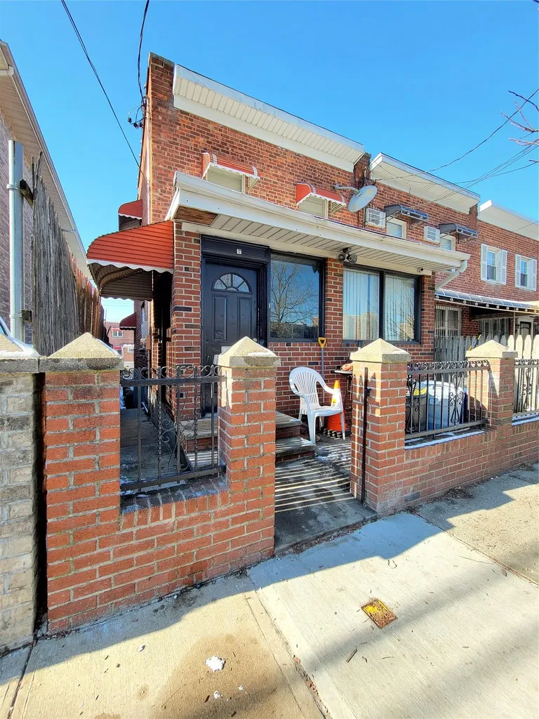 3005 Edson Avenue Bronx NY 10469