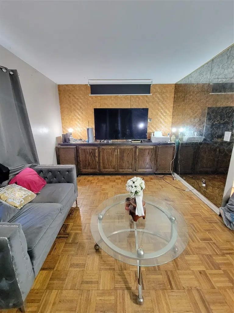 3005 Edson Avenue Bronx NY 10469