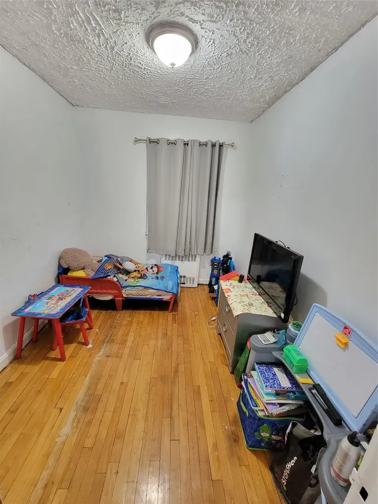 3005 Edson Avenue Bronx NY 10469