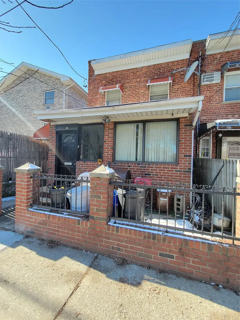 3005 Edson Avenue Bronx NY 10469