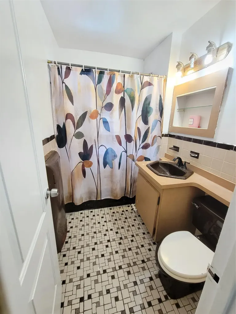 3005 Edson Avenue Bronx NY 10469