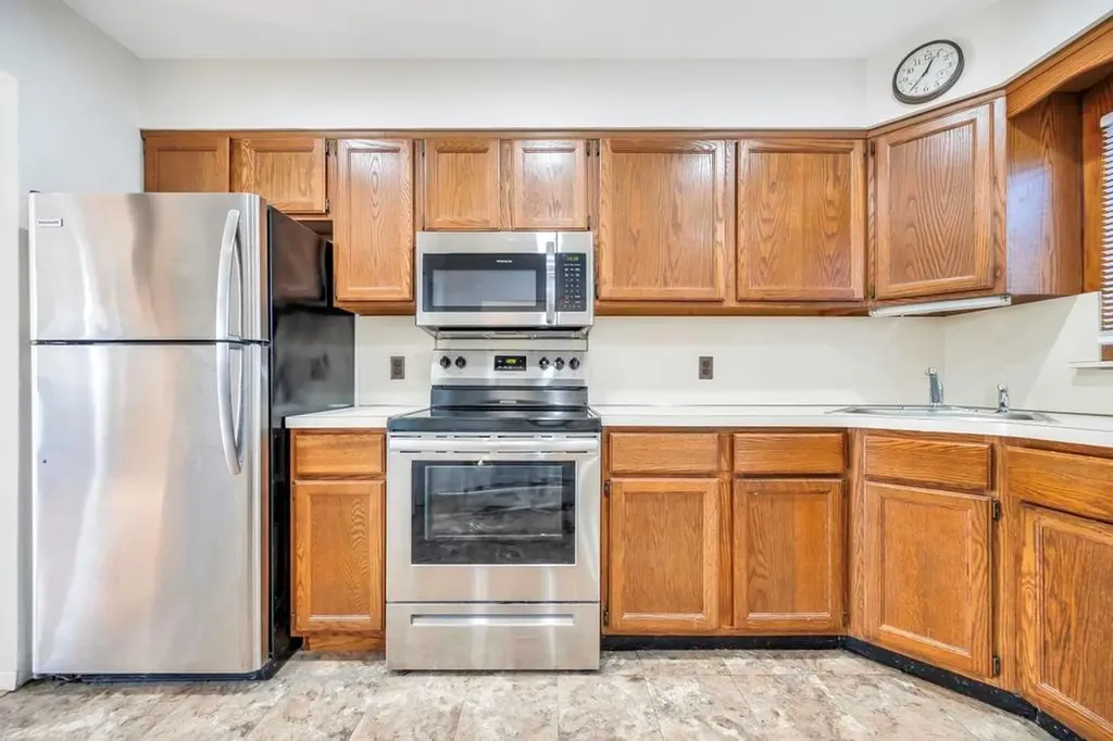 71 Alexander Avenue Hicksville NY 11801