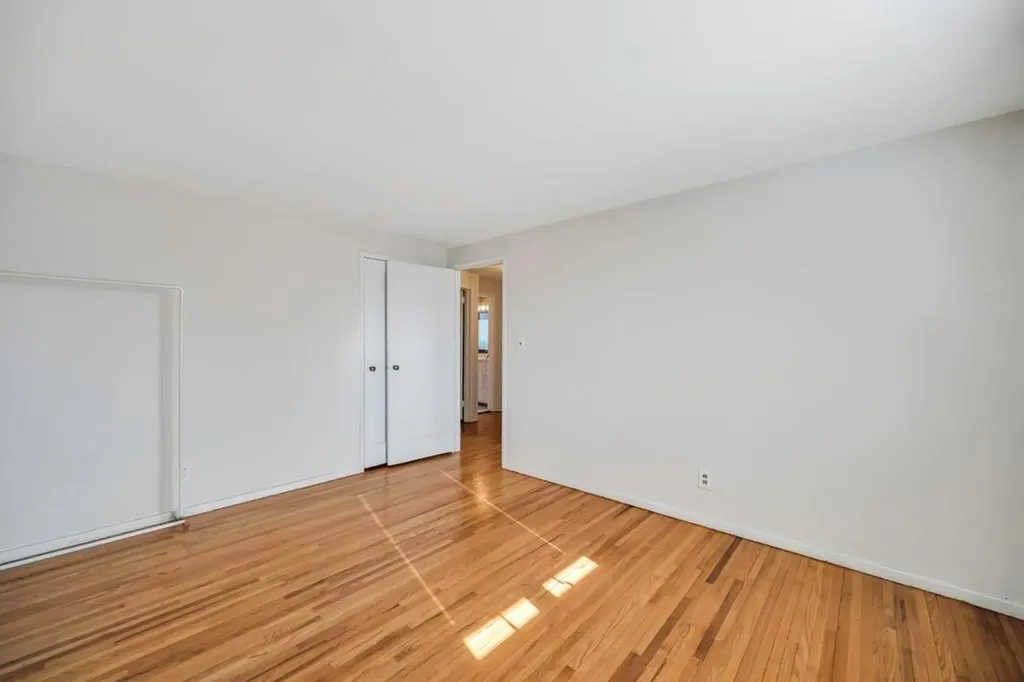 71 Alexander Avenue Hicksville NY 11801