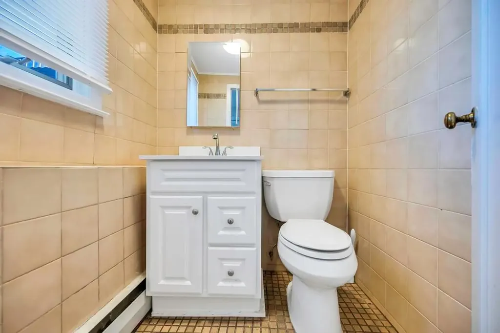 71 Alexander Avenue Hicksville NY 11801