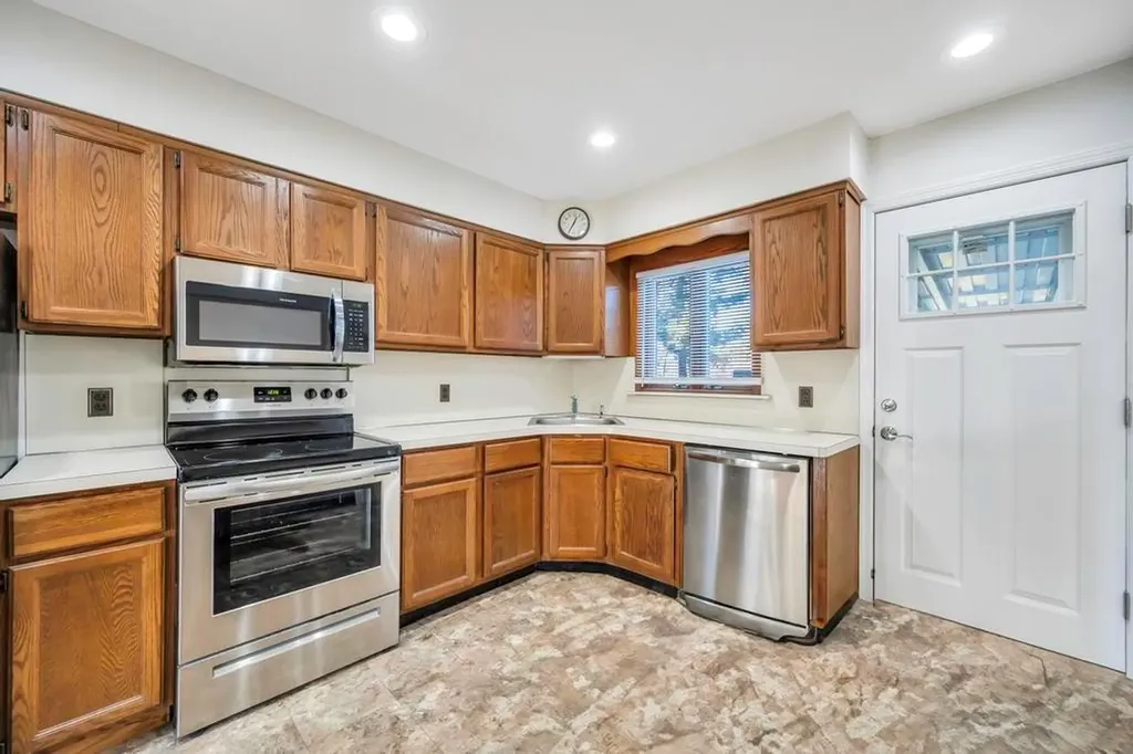 71 Alexander Avenue Hicksville NY 11801