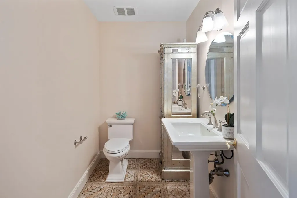 25 Cardinal Place Mount Kisco NY 10549