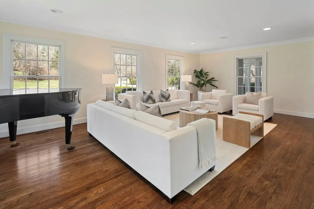 25 Cardinal Place Mount Kisco NY 10549