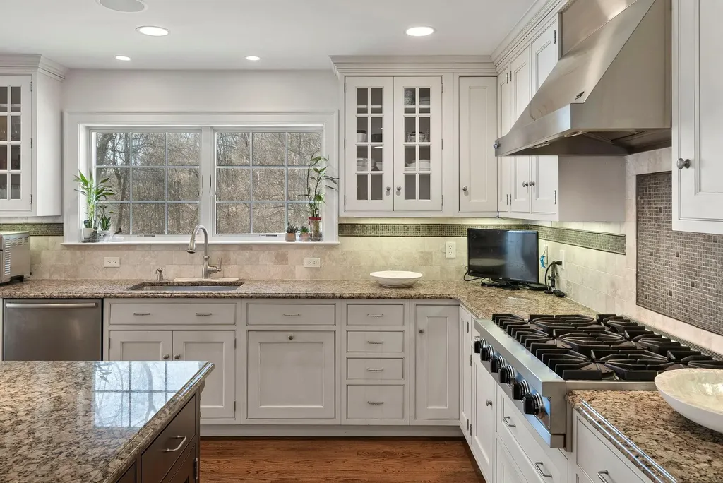 25 Cardinal Place Mount Kisco NY 10549