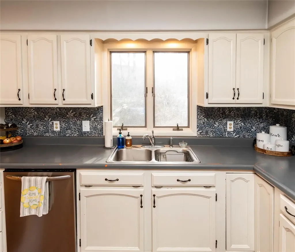 4 Emperor Lane Montgomery NY 12549