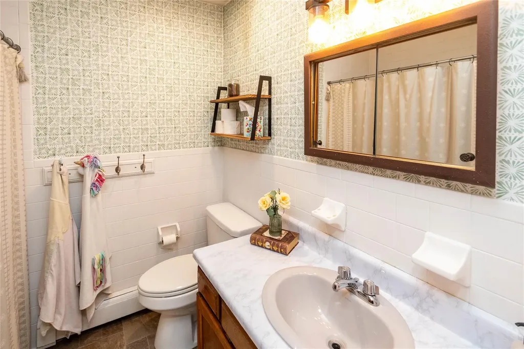 4 Emperor Lane Montgomery NY 12549