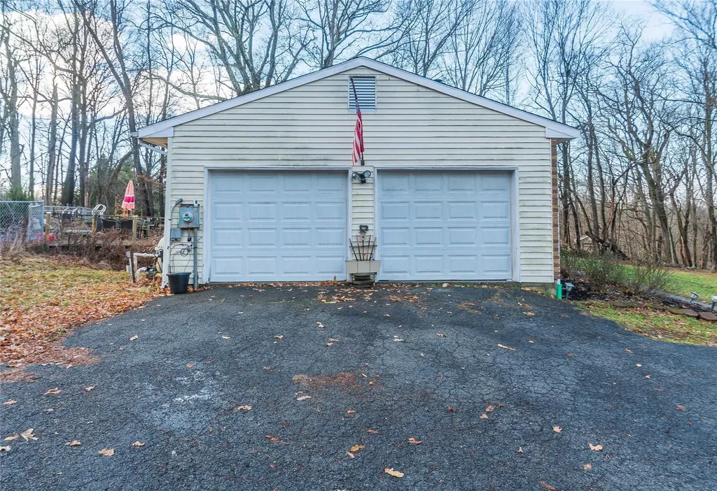 4 Emperor Lane Montgomery NY 12549