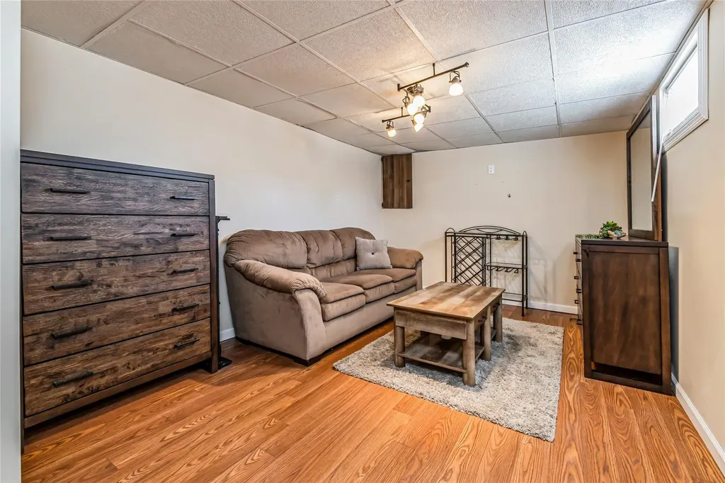 263 E 3rd Street Deer Park NY 11729