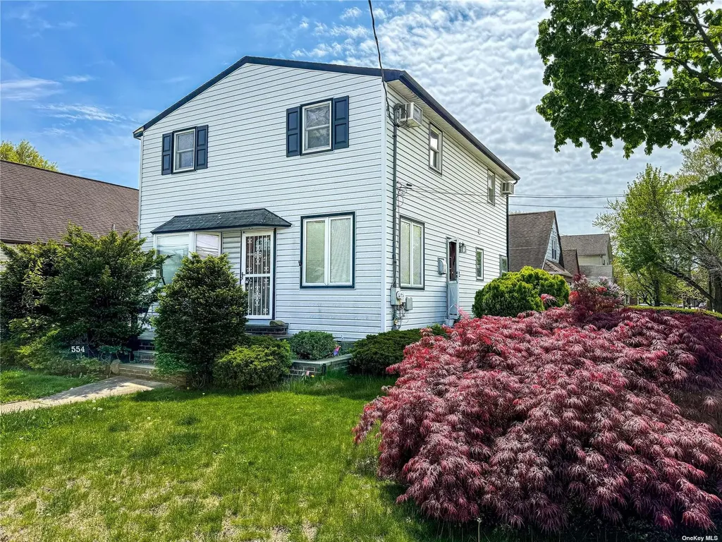554 8th Avenue New Hyde Park NY 11040