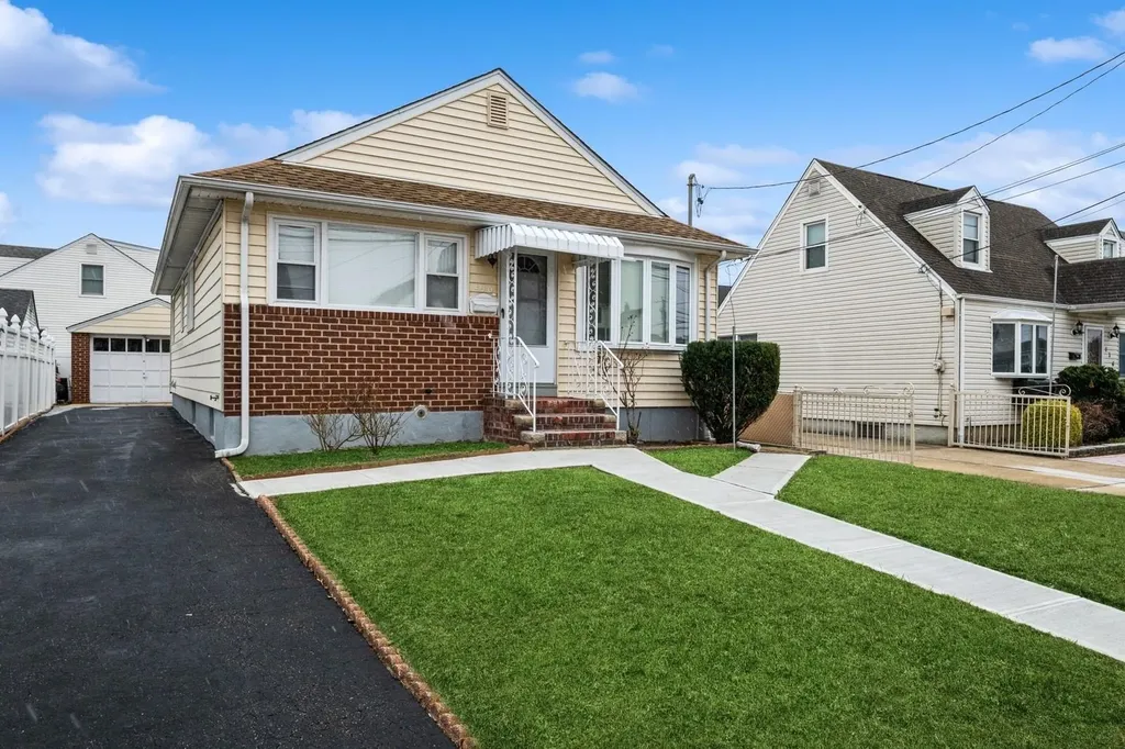 140 Sheridan Boulevard Mineola NY 11501