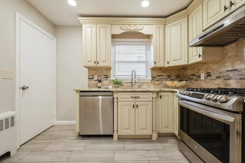 140 Sheridan Boulevard Mineola NY 11501
