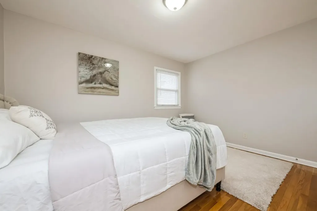140 Sheridan Boulevard Mineola NY 11501