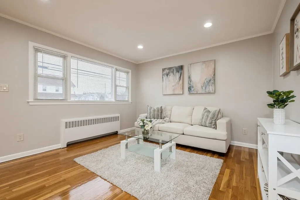 140 Sheridan Boulevard Mineola NY 11501