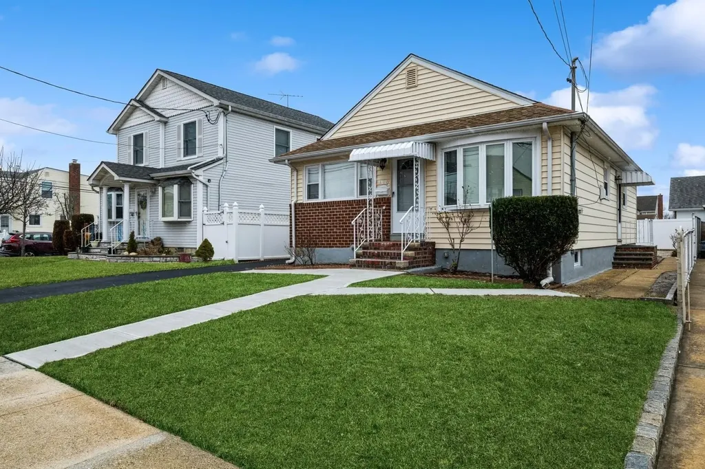 140 Sheridan Boulevard Mineola NY 11501