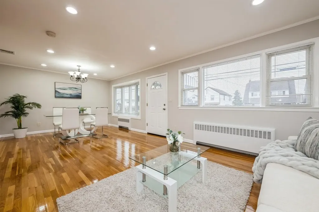 140 Sheridan Boulevard Mineola NY 11501