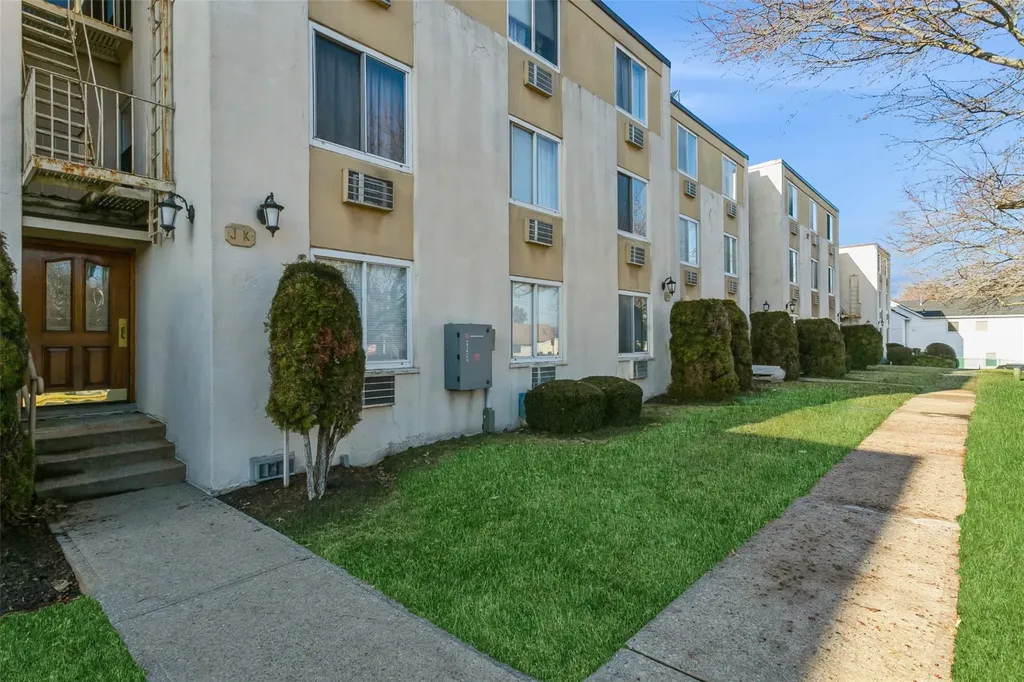 141 E Lake Boulevard Mahopac NY 10541