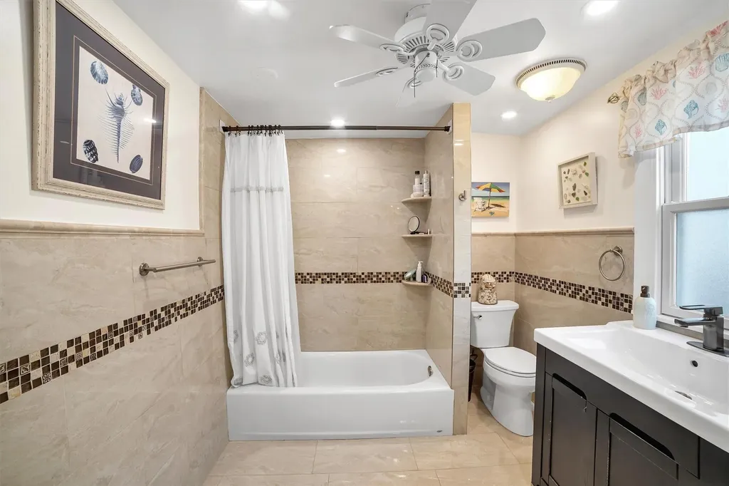3988 Rombouts Avenue Bronx NY 10466