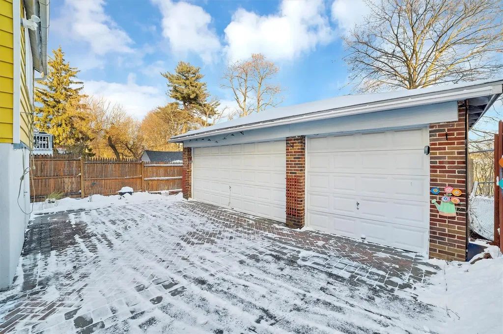 3988 Rombouts Avenue Bronx NY 10466