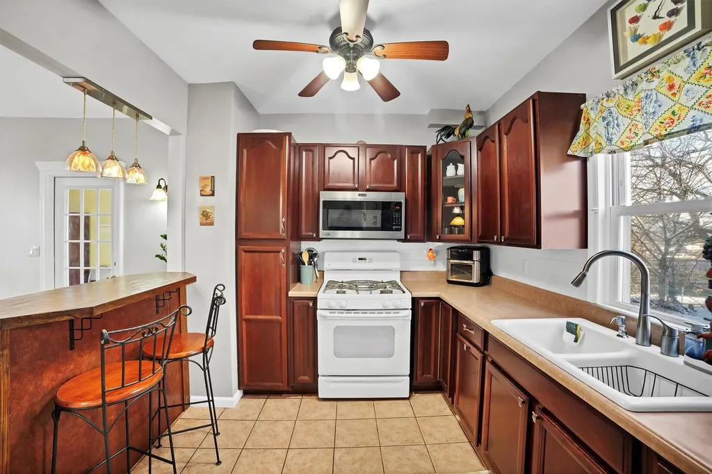 3988 Rombouts Avenue Bronx NY 10466