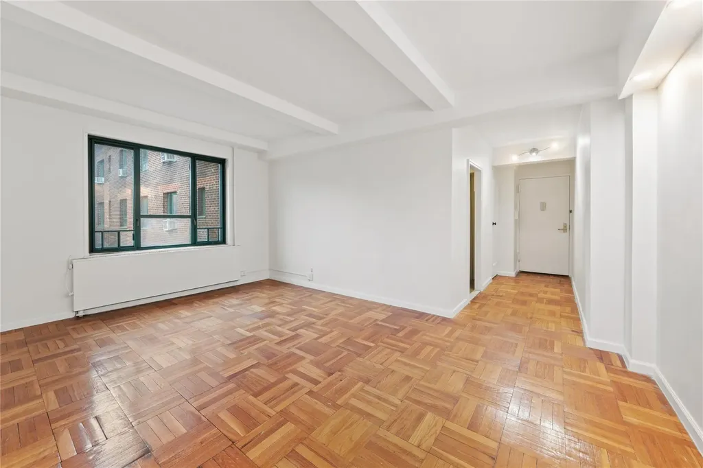 1936 E Tremont Avenue Bronx NY 10462