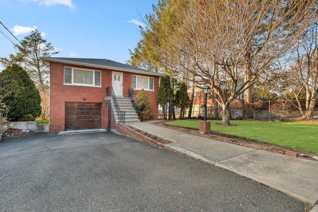 187 Minerva Drive Yonkers NY 10710
