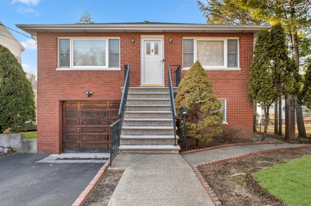 187 Minerva Drive Yonkers NY 10710
