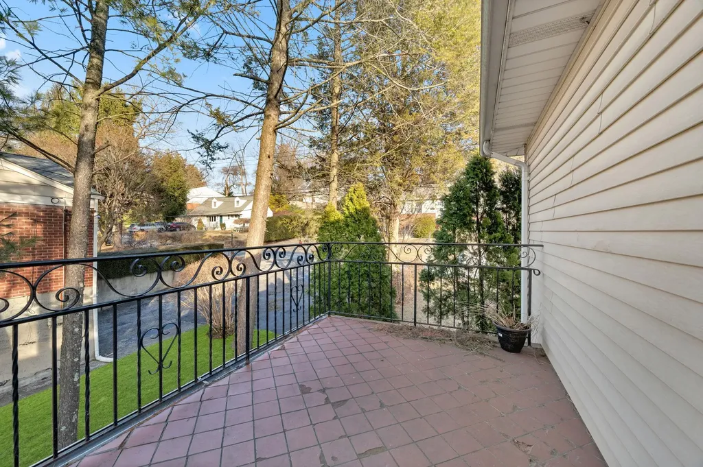 187 Minerva Drive Yonkers NY 10710