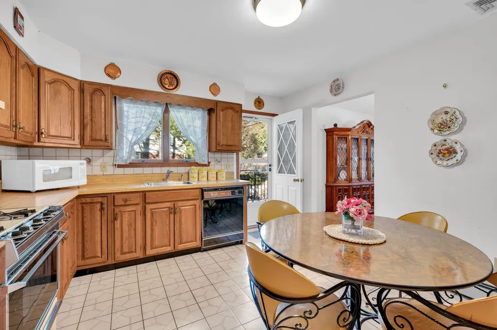187 Minerva Drive Yonkers NY 10710