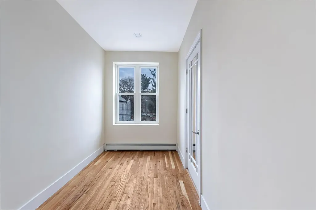 2547 Radcliff Avenue Bronx NY 10469