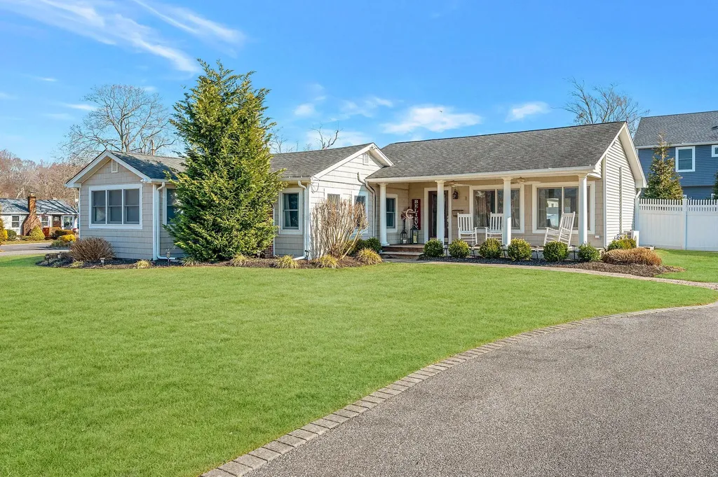 1 Laura Avenue Brookhaven NY 11772